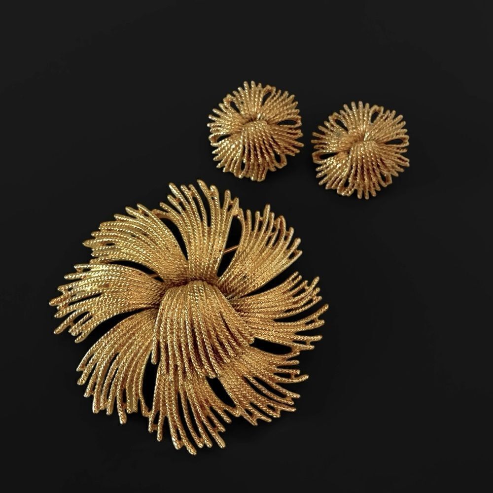 Vintage 1960’s Monet Gold Cordelia Brooch & Earrings Set